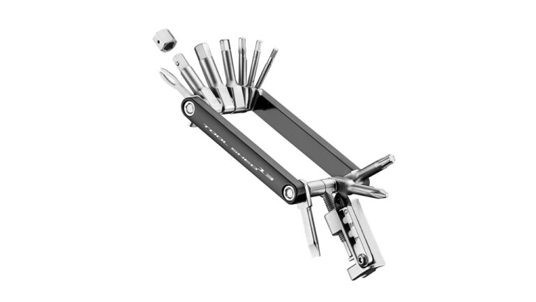 Giant Toolshed 13 Miniwerkzeug.jpg