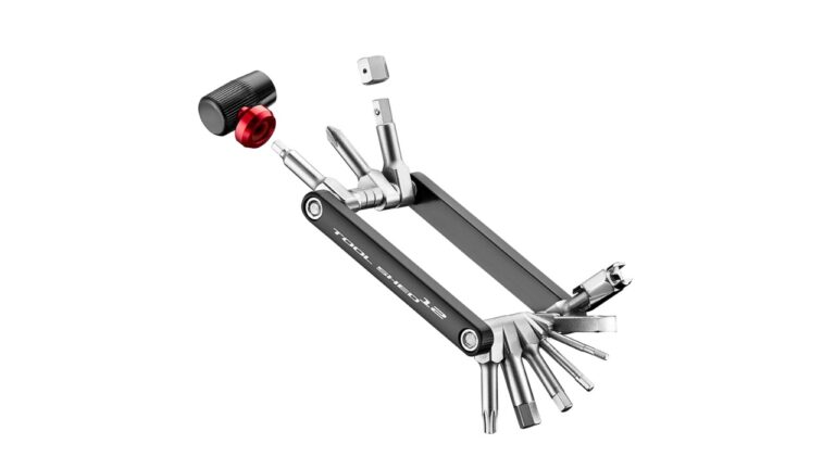 Giant Toolshed 12 Miniwerkzeug.jpg