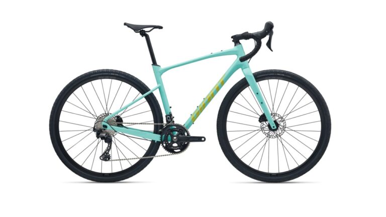 Giant Revolt 0 ocean wave hellblau.jpg