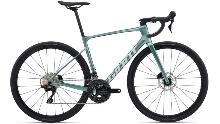 Giant Revolt Advanced 2 Spruce.jpg