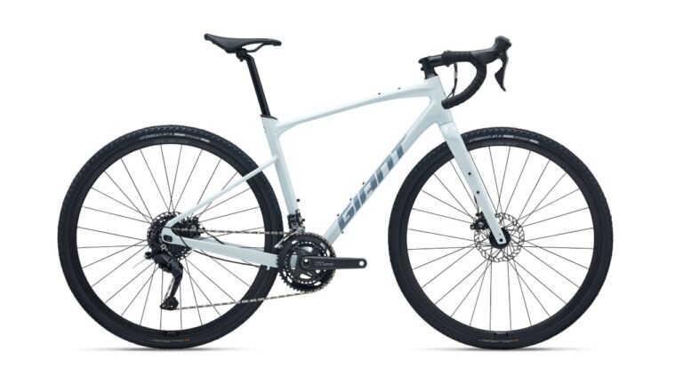 Giant Revolt 2 Icicle White.jpg