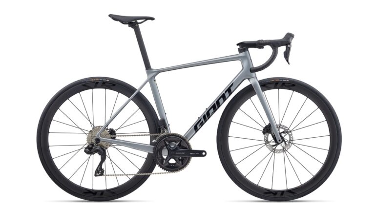 Giant TCR Advanced Pro 1 (Di2) Tech Silver.jpg