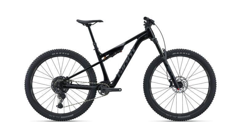 Giant Stance Black - Full Suspension 2026.jpg