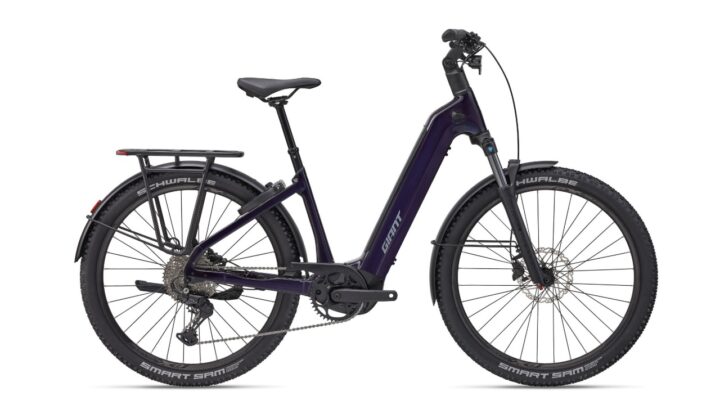 Giant AnyTour X E+ 3 Black Currant - E-Trekking 1.jpg