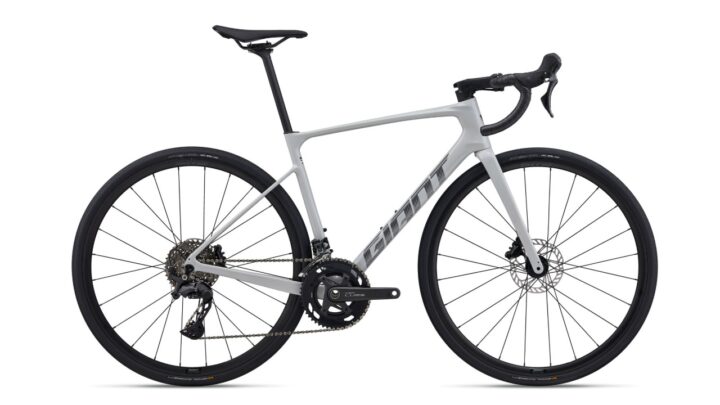 Giant Defy Advanced 3 Good Gray - Endurance 2026.jpg