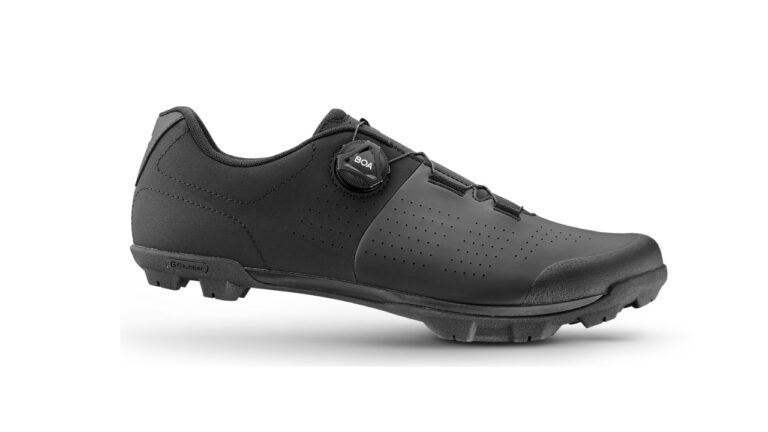 Giant Charge 3 Schwarz Matt Gr. 44 kaufen.jpg